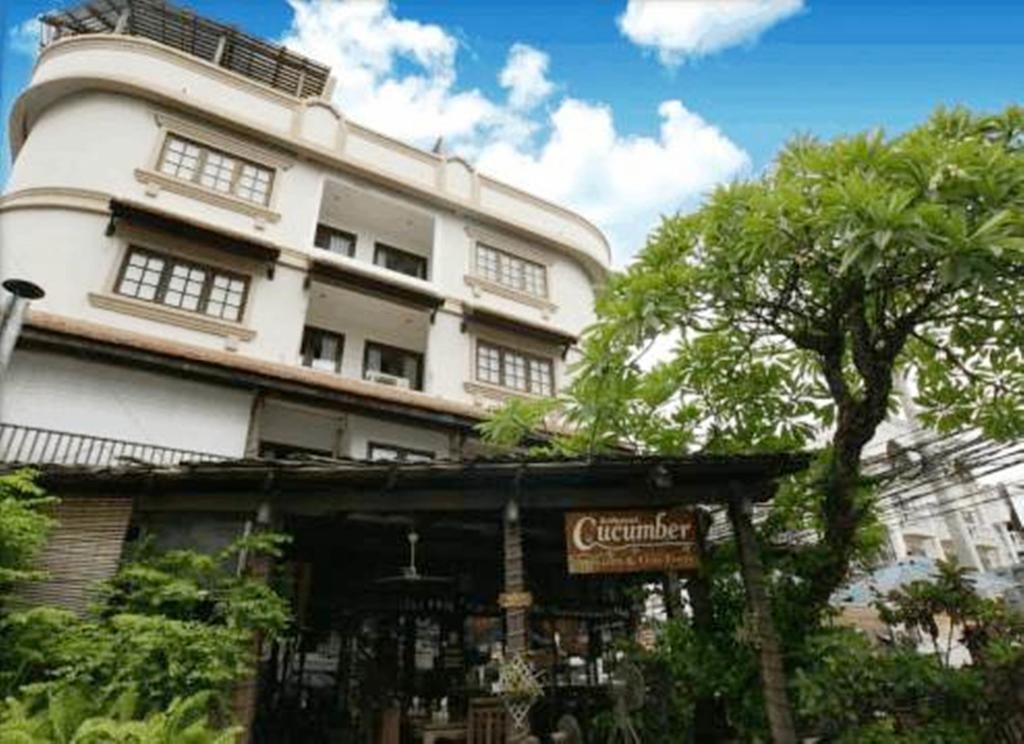 Cucumber Inn Suite Паттайя Экстерьер фото